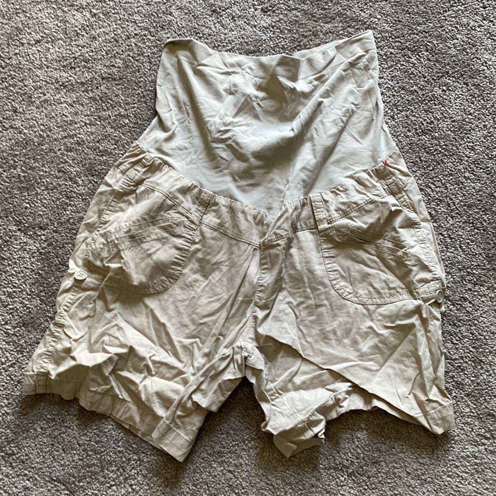 Bella Vida Maternity Shorts SIZE M